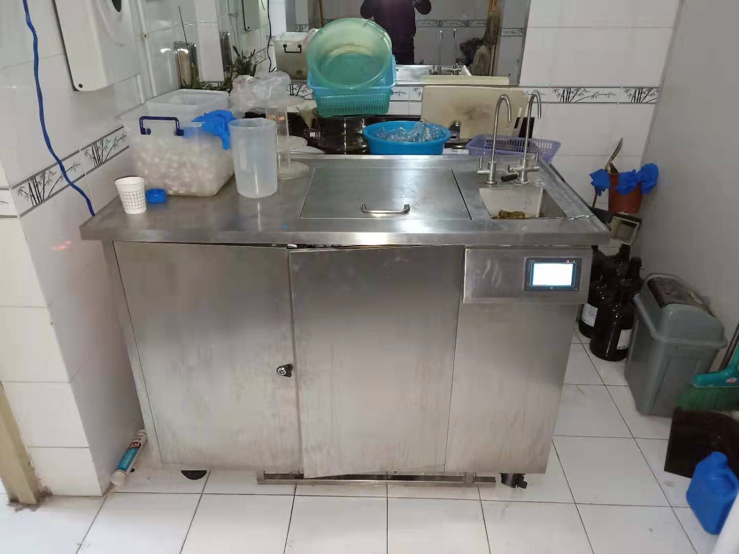 河南省畜牧局使用中的多功能超声波洗瓶机